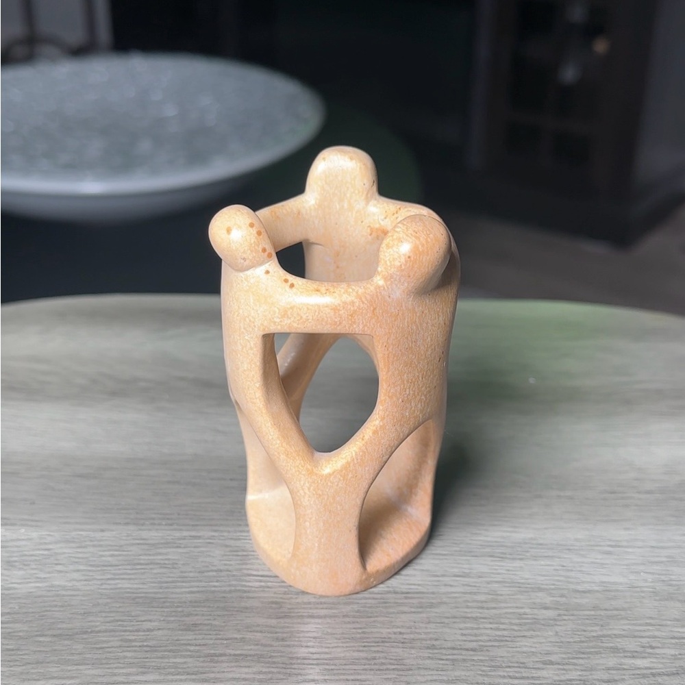 HANDCARVED KENYA SOAPSTONE ABSTRACT 3 PERSON SCULPTURE “CIRCLE OF FRIENDS”
